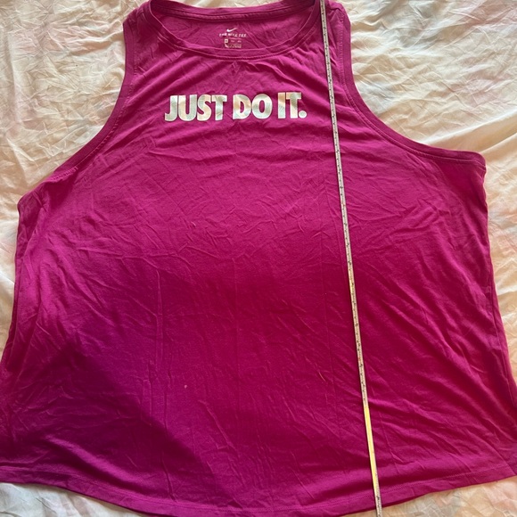 Nike Tops - Women/juniors Nike 2XL pink tank top